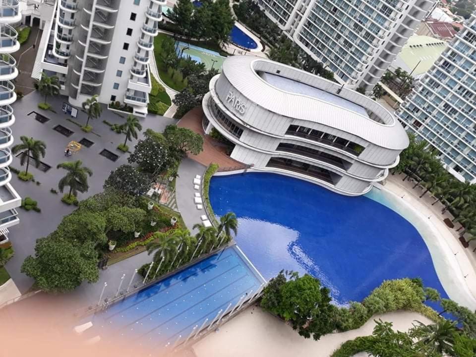 Azure South - Wave Pool - Heart Of The City Paranaque City Eksteriør billede